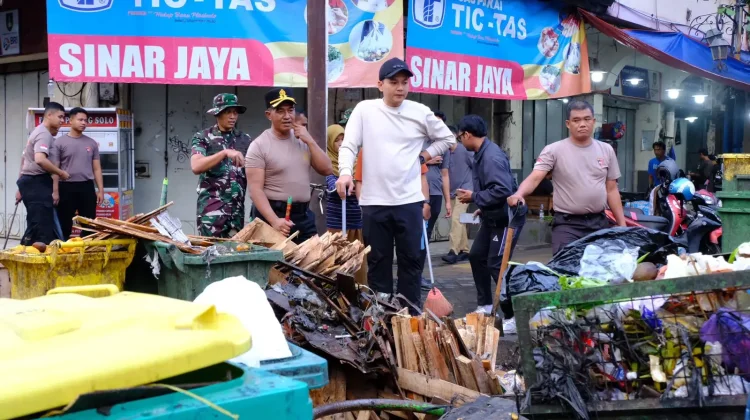 Respati Siap Cabut Izin Pedagang yang Tak Perduli Sampah
