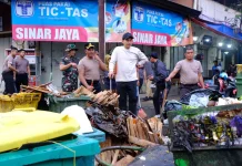 Respati Siap Cabut Izin Pedagang yang Tak Perduli Sampah