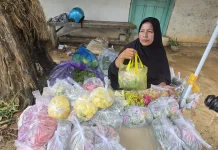 Tradisi Nyekar Identik Penjual Bunga Dadakan yang Menjamur