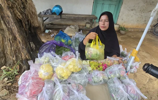 Tradisi Nyekar Identik Penjual Bunga Dadakan yang Menjamur