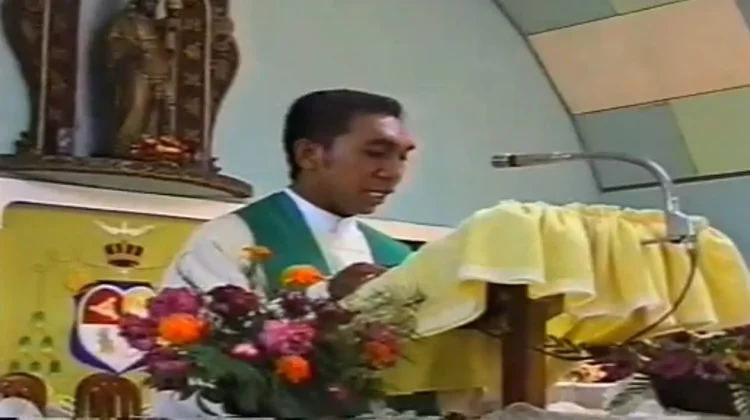 Mgr. Yohanes Hans Monteiro Dari Komentator Jadi Uskup Larantuka