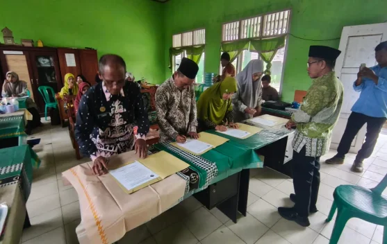 ASN MIN 4 Way Kanan Tandatangani Pakta Integritas Kolektif