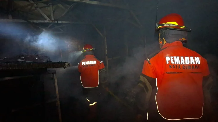 Kandang Puyuh dan Motor Terbakar di Cimahi Selatan