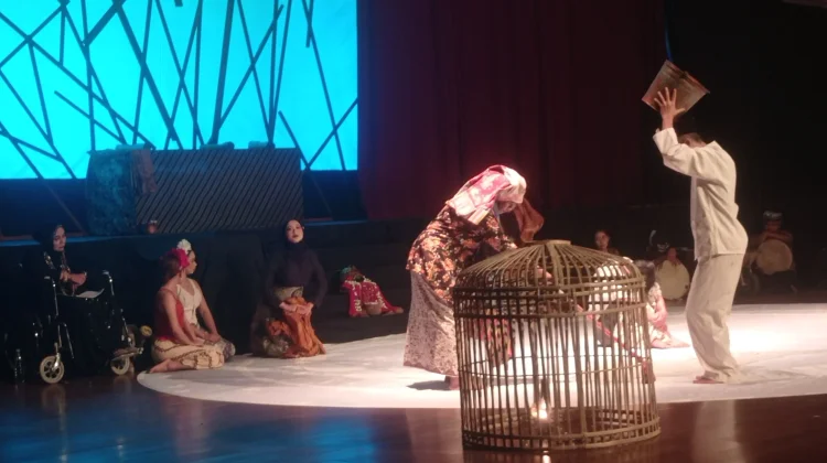 Kapai-Kapai Bangkit, Pertunjukan yang Mengguncang Tafsir dan Kesadaran