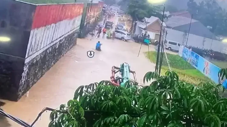 Warga Desa Cijayanti Babakan Madang Bogor Siaga Banjir