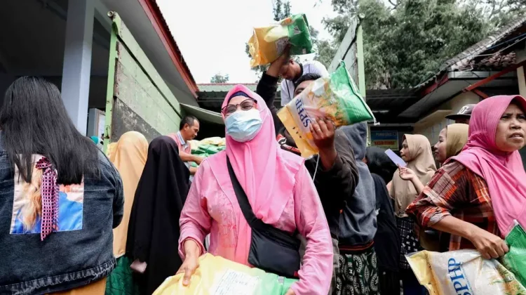 Gerakan Pangan Murah Lumajang Perkuat Daya Beli Warga