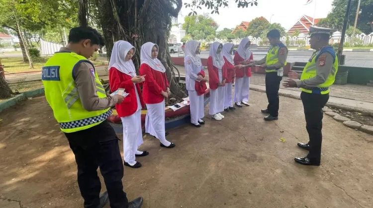 Satlantas Polres Bone Sasar Keramaian Sosialisasi Keselamatan