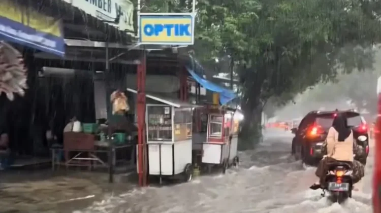 Sebanyak 280 Rumah Terdampak Banjir Sungai Cisanggarung Cirebon