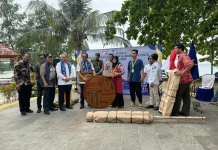 JOE Serah Terima Sarpras UMKM di Kepulauan Seribu