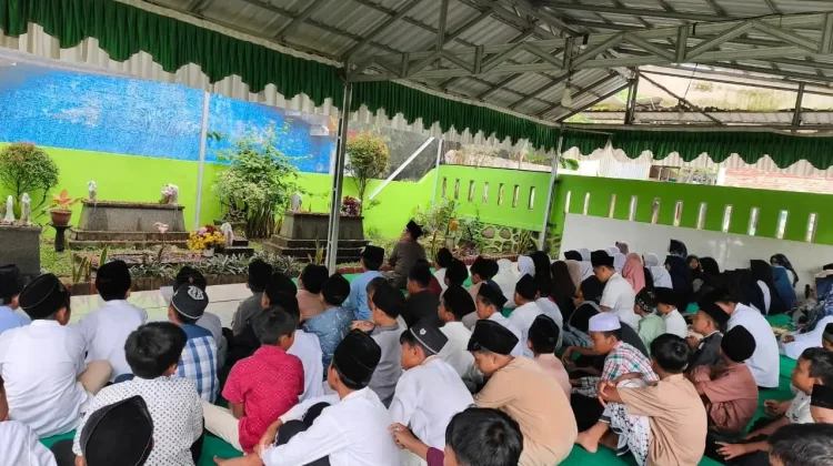 SDN 1 Dawuhan Kulon Gelar Ziarah Kubur Massal