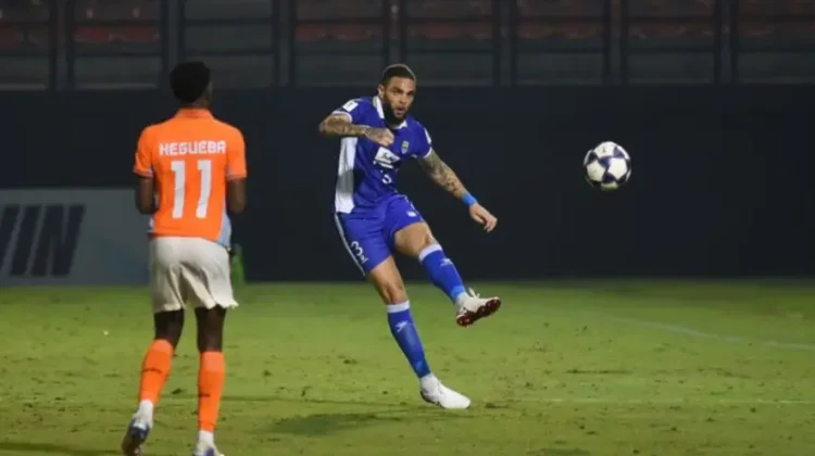 Pelatih Persib: Castel dan Kurzawa Butuh Waktu