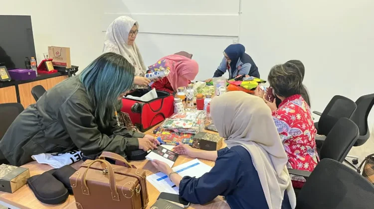 Dekranasda Kota Bandung Kurasi 60 Produk UMKM di Galeri Patrakomala
