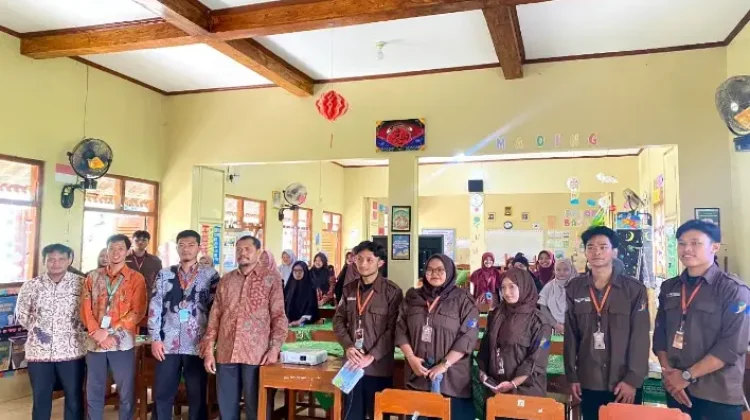 KKN-Dik FKIP UMS Dorong Sinergi Ortu dan Sekolah dalam Mendidik Anak