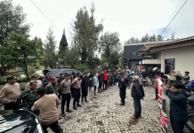 Lebih dari Satu Ton Sampah Dibersihkan dari Bromo