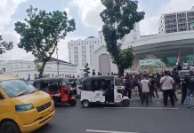 Driver Bajaj Online Medan Menuntut Pembentukan Payung Hukum