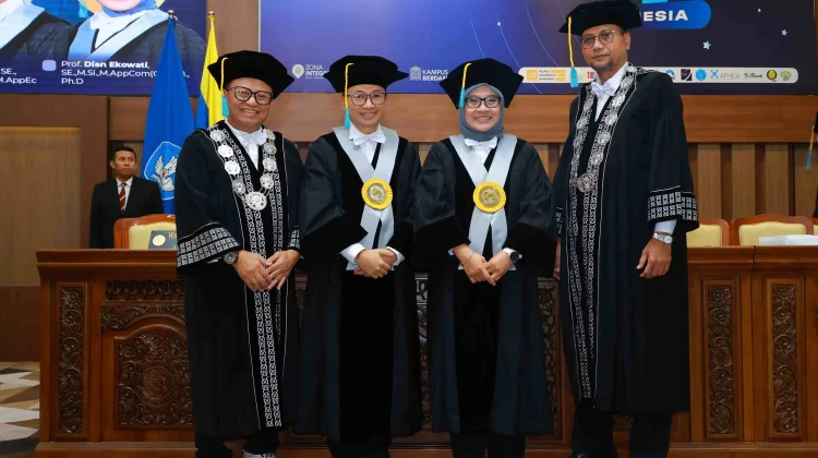 Suami Istri Jadi Guru Besar, Momen Langka UNAIR