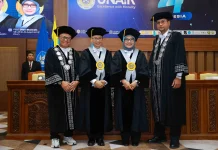 Suami Istri Jadi Guru Besar, Momen Langka UNAIR
