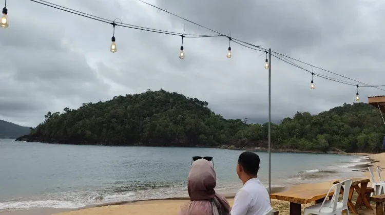 Menjaga Kemesraan Pasca Menikah Dengan Berwisata Ke Pantai
