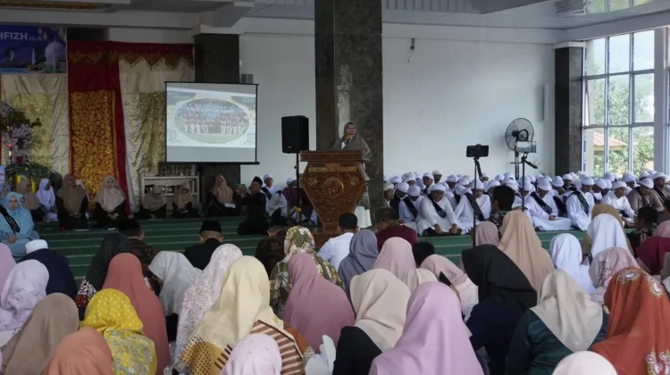 SMAN 1 Padang Panjang Wisuda Tahfiz 319 Siswa