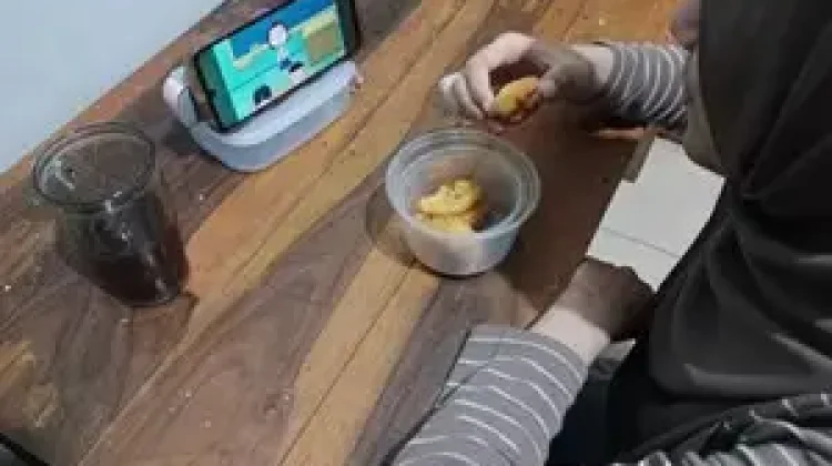 Kebiasaan Menonton saat Makan terhadap Daya Fokus Mahasiswa