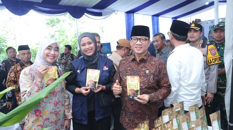 Indonesia’s Pacitan Village Exports Organic Palm Sugar