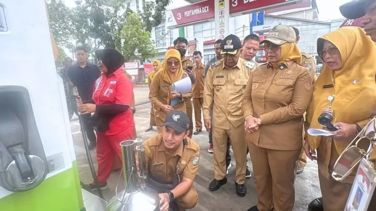 Bupati Erlina Tinjau SPBU Pinyuh