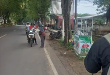 Kita Berbagi Sosial Bagikan Ratusan Nasi Bungkus