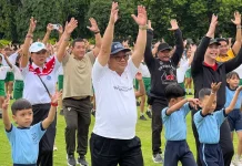 Kunjungi Buleleng, Mendikdasmen Disambut Senam Anak Indonesia Hebat
