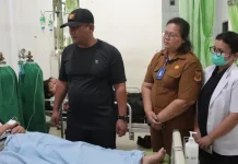 Wabup Dairi Jenguk Siswa Dirawat