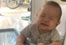 Gigi Pertama Bayi dan Cara Menanganinya