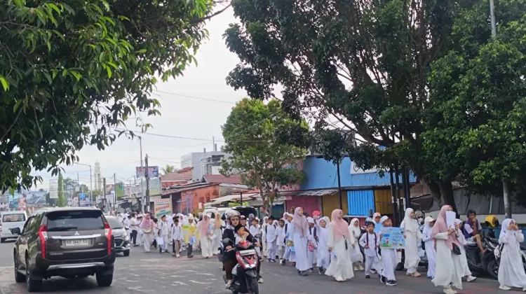 Murid SDN 19 Kota Bengkulu Gelar Pawai Ramadan