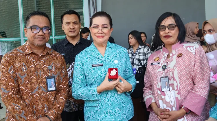 Hasil Karya Anak Binaan LPKA Ambon Dibeli Ketua TP PKK Maluku