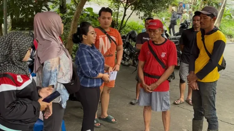 Solidaritas Warga Jangli Bantu Tetangga Terdampak Pergerakan Tanah
