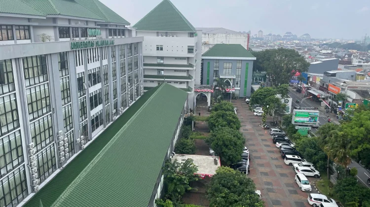Luluskan 581 Mahasiswa, Wisuda ke-78 Unisma Sarat Nuansa Spiritual