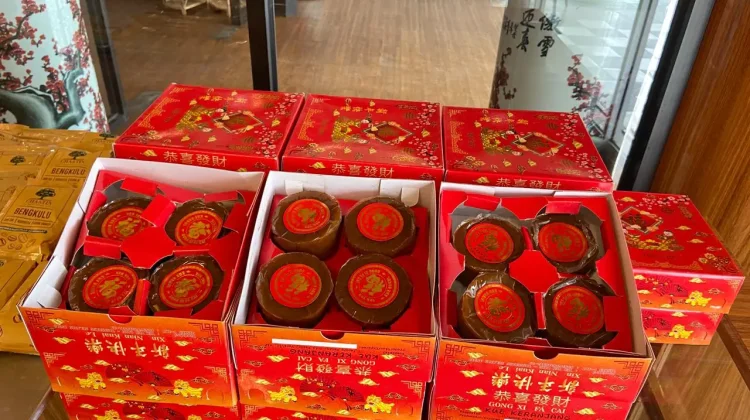 Toko Roti Sari Wangi Selalu Menghadirkan Kue Keranjang Khas Imlek