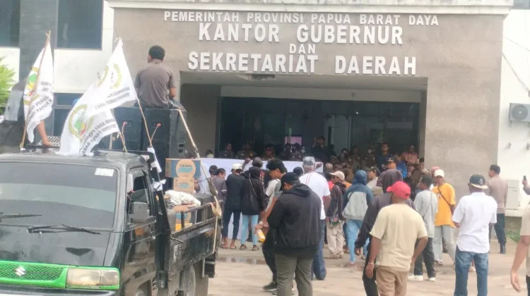Perkumpulan Asosiasi Kontraktor OAP Menggelar Aksi Demo