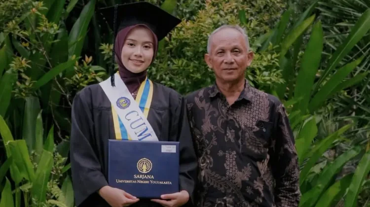 Aktif Organisasi Antarkan Desi Safitri Menjadi Wisudawan Terbaik UNY