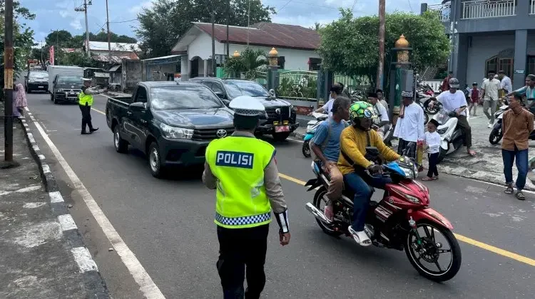 Satlantas Amankan Arus Lalu Lintas Sholat Jumat