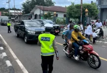 Satlantas Amankan Arus Lalu Lintas Sholat Jumat