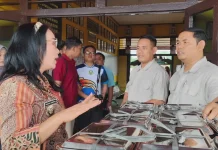 Wabup Sanggau Temukan Distribusi MBG Gunakan Kantong Kresek