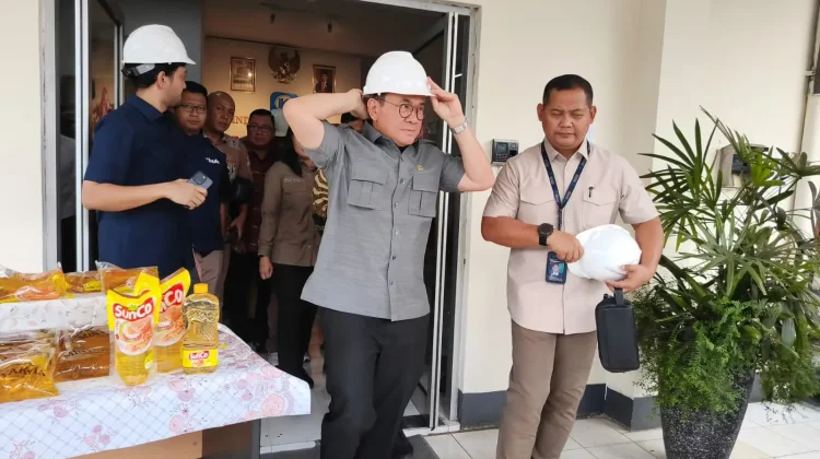 Mendag RI Tinjau Produsen Minyak Goreng di Palembang