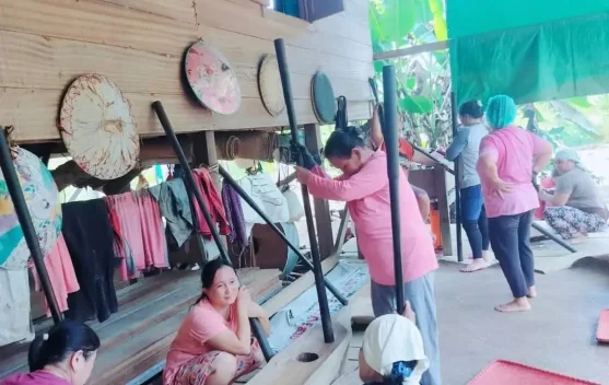 Warga Long Pahangai Gelar Tradisi Lemaliq Ataq Sambut Panen Padi