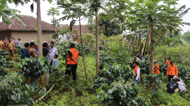 Mitigasi Bencana, RENTAN Tanam Ratusan Pohon Keras
