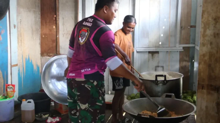 Hangatnya Kemanunggalan di Dapur TMMD 127 Kodim Yawa