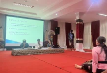 Banjir Karya, Kritik Sastra Bali Tenggelam