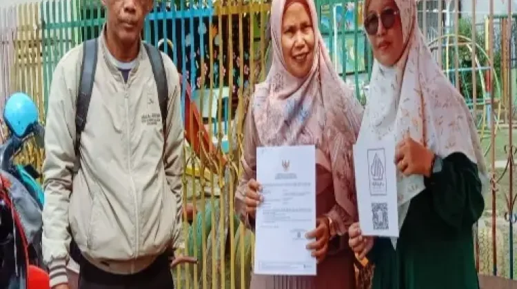 Kemenag Medan Serahkan Sertifikat Halal kepada Pelaku Usaha Nasi Kunin