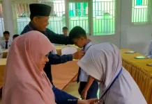 MTsN 1 Bukittinggi Laksanakan Latihan Dasar Kepemimpinan Pengurus OSIM