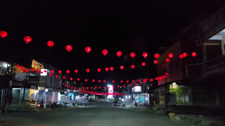 Ratusan Lampion Percantik Wajah Kota Gunungsitoli jelang Imlek