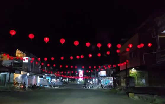Ratusan Lampion Percantik Wajah Kota Gunungsitoli jelang Imlek