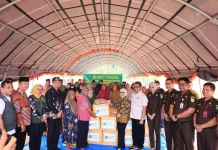 Ikatan Adhyaksa Dharmakarini Bantu Korban Bencana Padang Pariaman